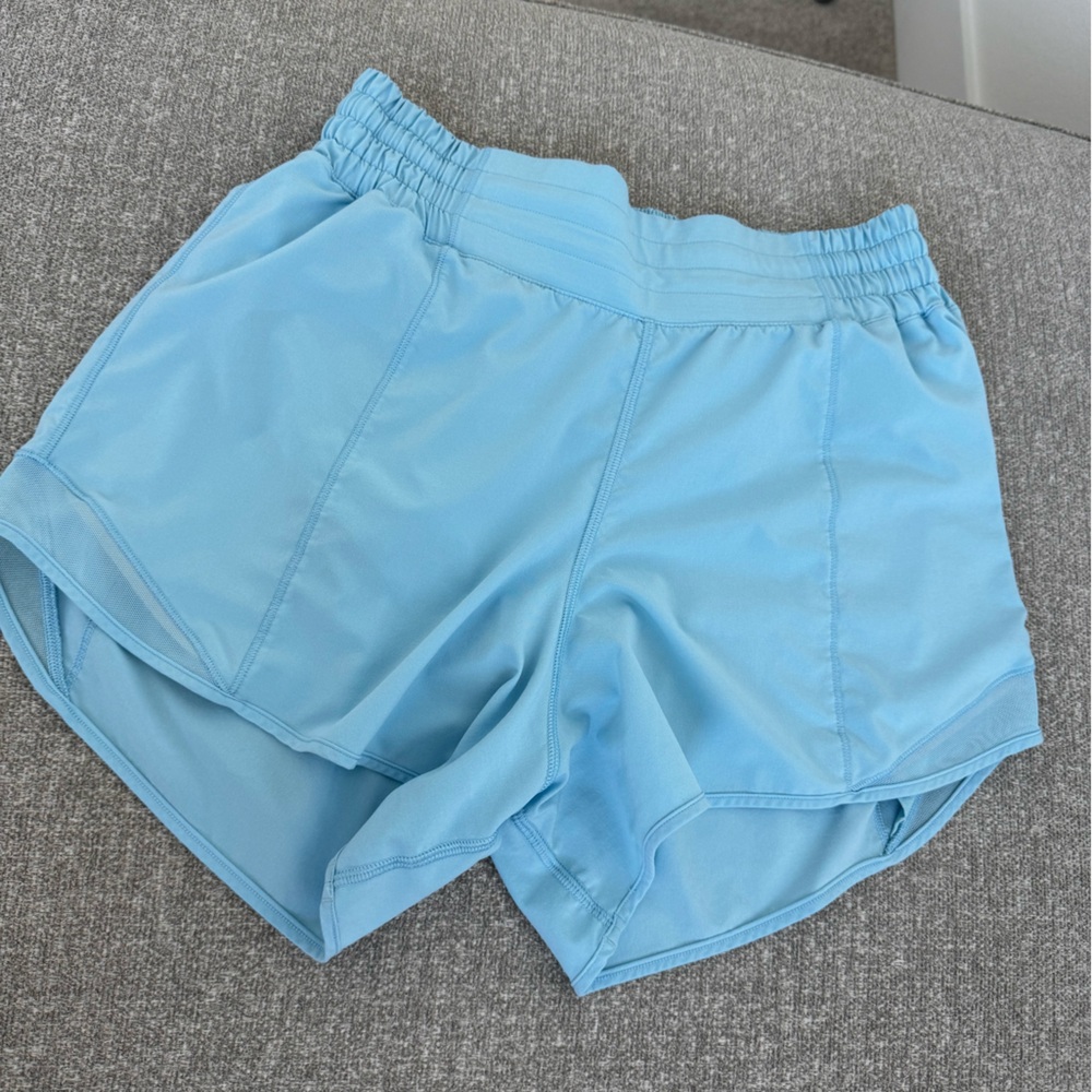 Lululemon Hotty Hot High-Rise Lined Short 4" size 6